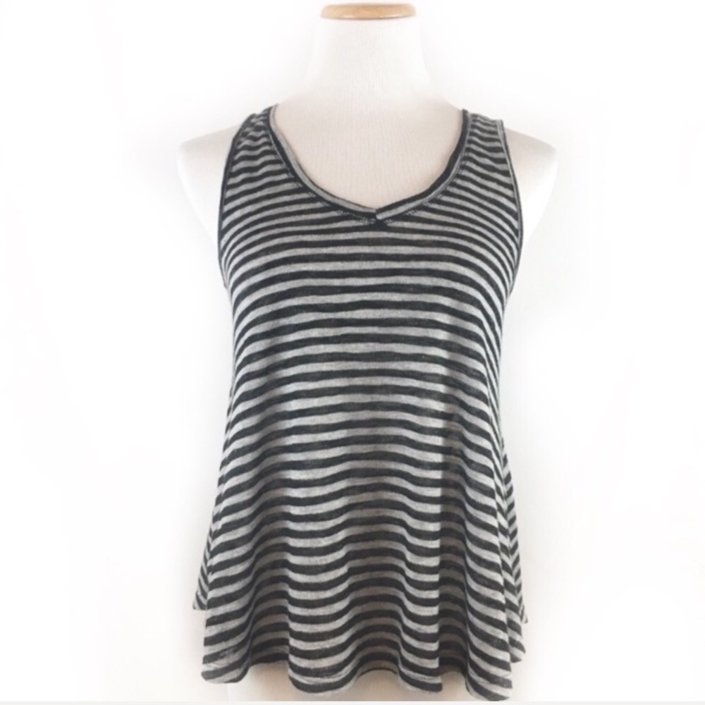 ✨5 FOR $25✨  NWT One Clothing Gray Black Swingy Stripe Tank Top